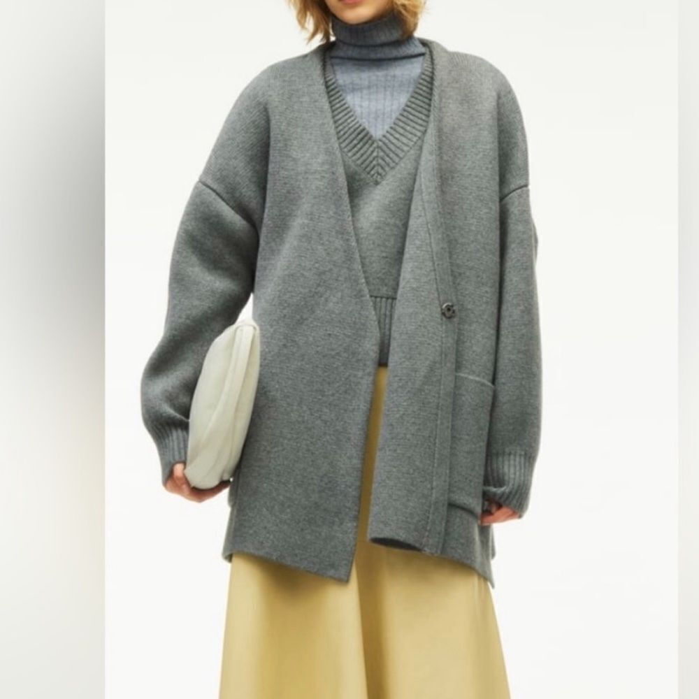 ZARA HALF MOON LEATHER CROSSBODY BAG LIMITED EDITION
Retail : $259